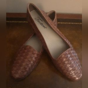 Trotter's "Liz" Style Flats.  Size 8 1/2 N.